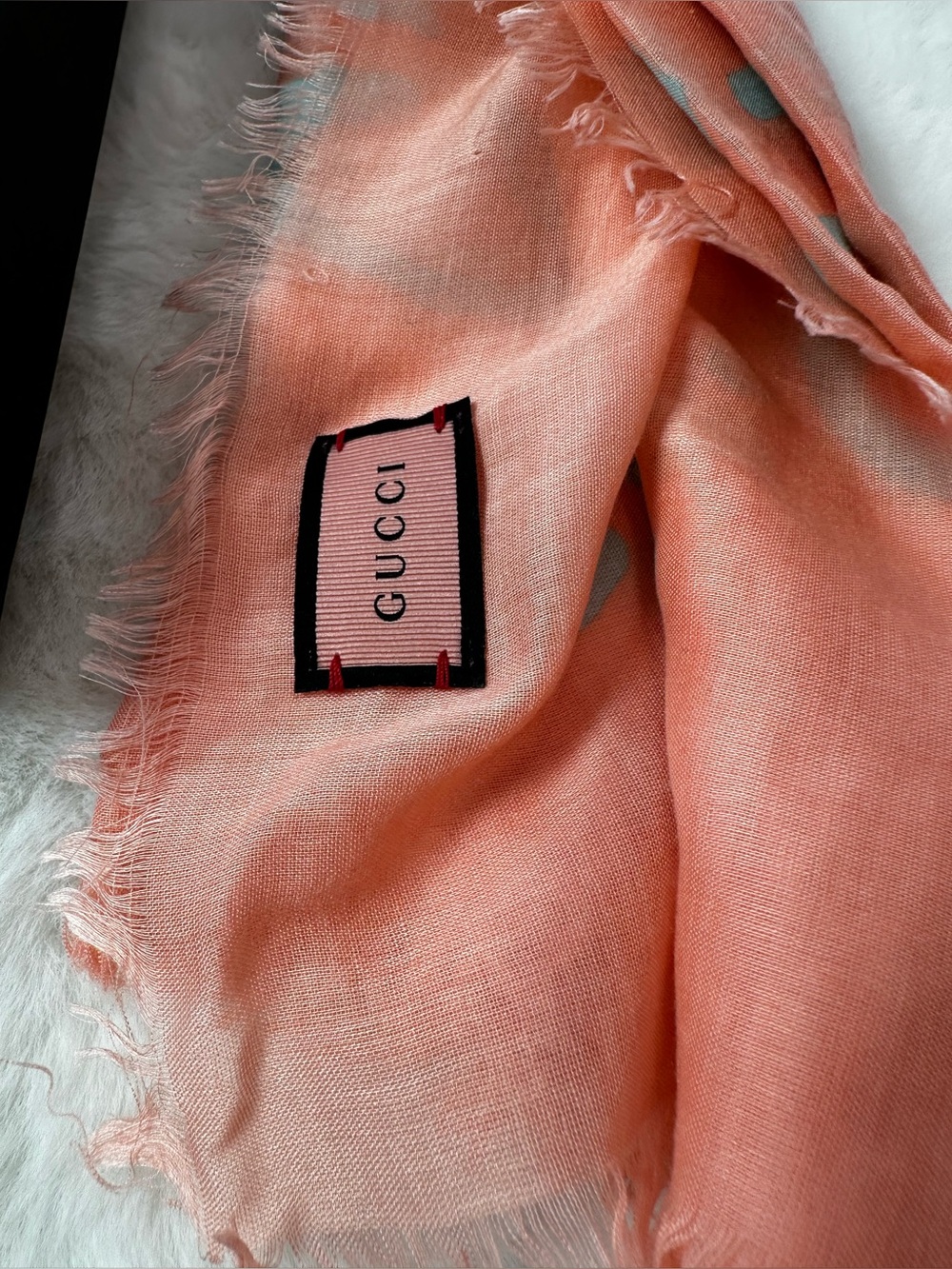 Gucci Coral Scarf with Light Blue Logo Motif - Picture 2 of 13